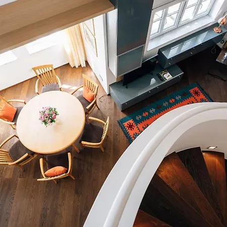Private Apartment Traunkirchen