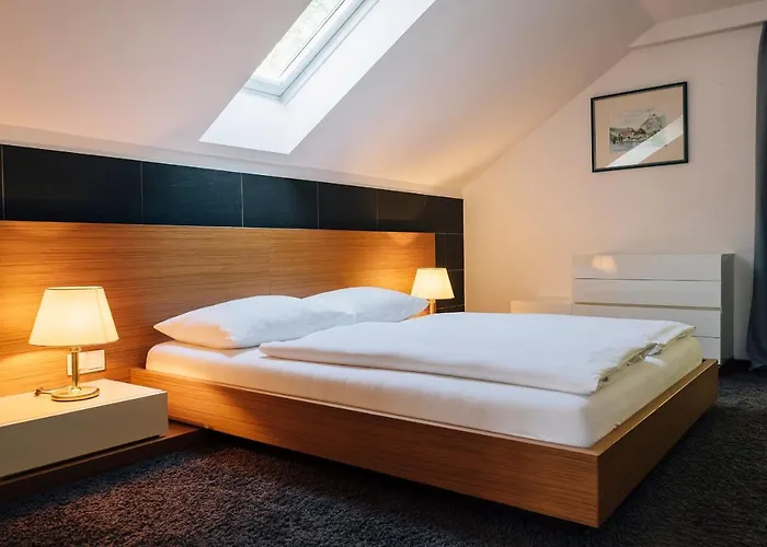 Private טראונקירכן